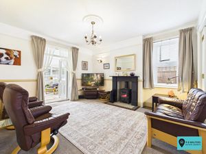 Dining Room- click for photo gallery